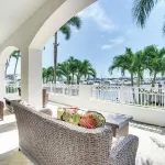 Resort Style Living 5 minutes from the beach - Wifi