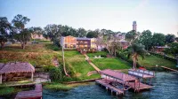 Lakefront Home, 2 King Beds, Kayak, Large Kitchen