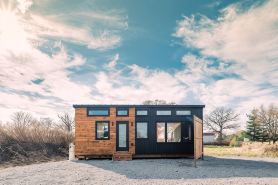 Luxury Tiny Home at the Farm - Botanical Oasis