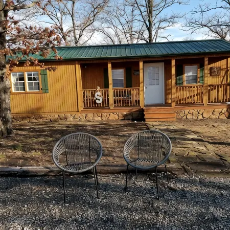 Cabin for two on 160 Acres,less than 20 min from Choctaw Casino Durant OK Отели в г. Брайан