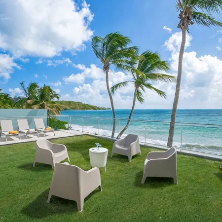 Villa Beach Front House with swimming pool and direct access to the beach Diamant Martinique