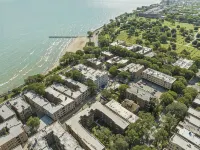 Spacious and Newly Renovated 1Br Next to the Beach
