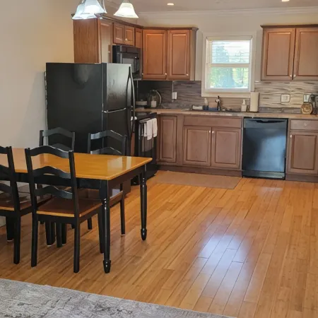 Walking Distance to Temple and Downtown Nauvoo! Family Size Apt. W/ Full Kitchen