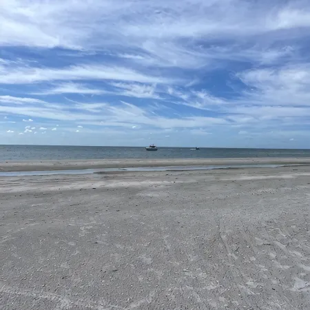 Sanibel Shore C1- 2-Bedroom Cottage Sanibel Near the Beach