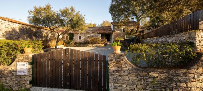 Private pool, Family-friendly, Pet-friendly Hotels in Fatima