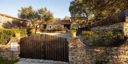 Private pool, Family-friendly, Pet-friendly