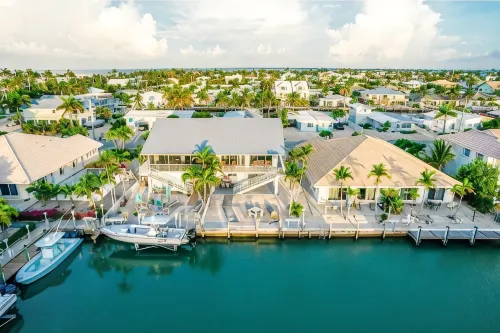 Key Colony Beach! The Irish Pirate! Best Location, Cabana Club withPool & Beach! - 4-Star