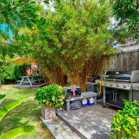 Tropical Garden Family Home & Penthouse - Sleeps 8 Walk to Beach, BBQ, Hot Tub