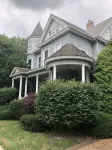 1895 Grand Victorian Lady 4 Bedrooms 3 Baths Lush Gardens Pet Friendly Gorgeous! - Homestays