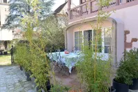Marquisat de Vauban Luxury 18thᵉ Century Historic Home in Alsace. Hotel di 