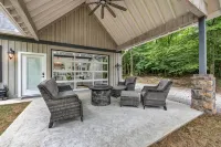 LUXURY Barn Chalet.  2 bedrooms, firepit, BBQ, loft, trails, ponds, park - Homestays