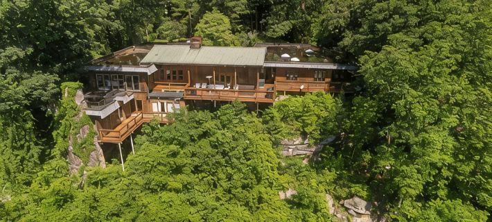 Secluded, Spacious 7 Bedroom Luxury Home w/ Hot Tub & 50 Mile Views into the NRG Hotels in Plateau