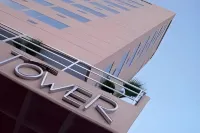 Hotel Tower Inn & Suites Отели в г. 