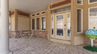 King Suite! Stay & Play Rates! Overlooking 9th fairway at Osage National! - Wifi