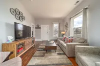 Updated Downtown Bungalow Centrally Located - 주방