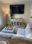 Large Family Bungalow Sleeps 14, Close to Grand Park, Newly Renovated Private - 4-Star