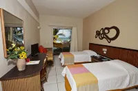 Hotel Marsol Beach Resort - Pemandangan Pantai