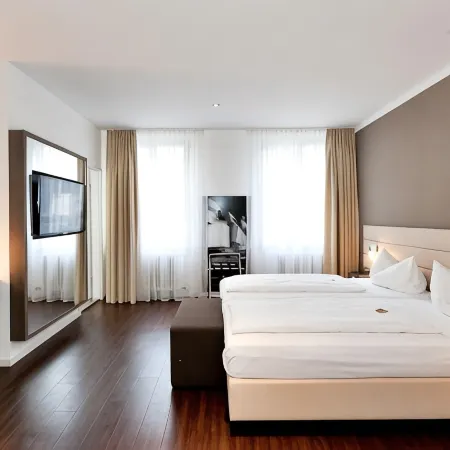 Manhattan Hotel Отели рядом с достопримечательностью «Гутлёйтфиртель»
