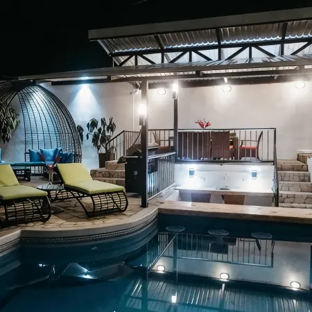 Casa Mirador: Pool, Swim up Bar, Slide in central location!