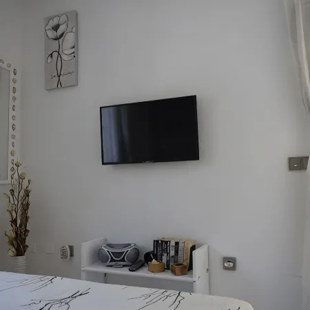 Top renovated holiday home with AC, Wi-Fi, satellite, infrared heating