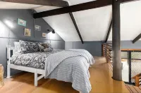 Hidden Gem, Unique Rural barn on acreage yet 5 minutes to beautiful Valla Beach - Boutique