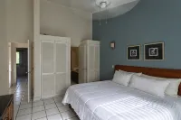 Beautiful 2 BR condo, pool, tenis court on Palma Real golf course
