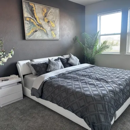 Capital City- 6 Miles from Madison with Fireplace