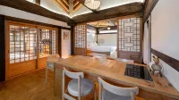 Gyeongju Ojae Hanok Pool Villa Hotel di 