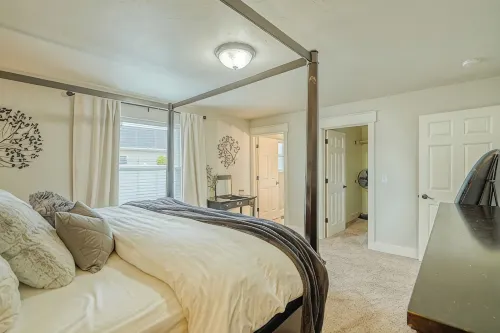Close to Glacier Park! 4 Bedroom, 2 bath Family and Pet Friendly Comfy Home