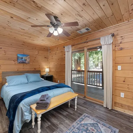Serene 4 bedroom Cabin in Southern Sierras Near Kernville/Lake Isabella