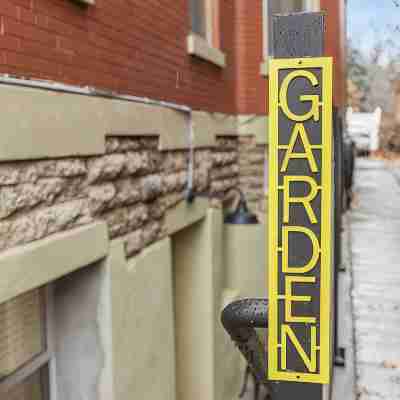 Cozy 1-bedroom w/ AC, WiFi - Heart of the Clifton Gaslight District. Hotel Exterior