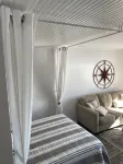 Relax and Kickback at Our Ocean Front Condo - Beachfront Bliss - 발코니