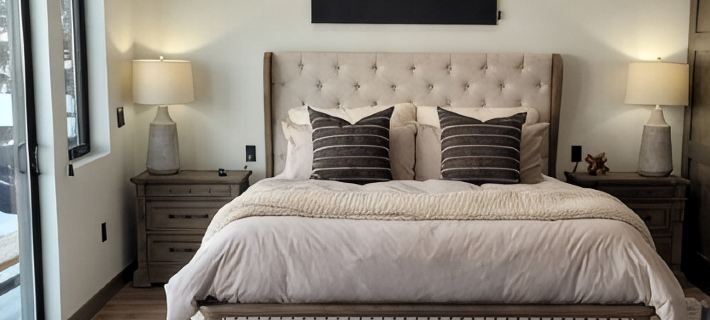 Two bedroom Luxury private suite, with your own hot tub. Hotels in Silverthorne