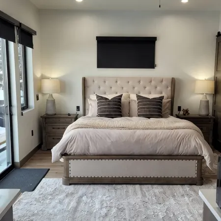 Two bedroom Luxury private suite, with your own hot tub.