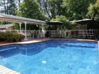 Barrass's John Bright Motor Inn Hotels in Bright