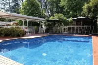 Barrass's John Bright Motor Inn