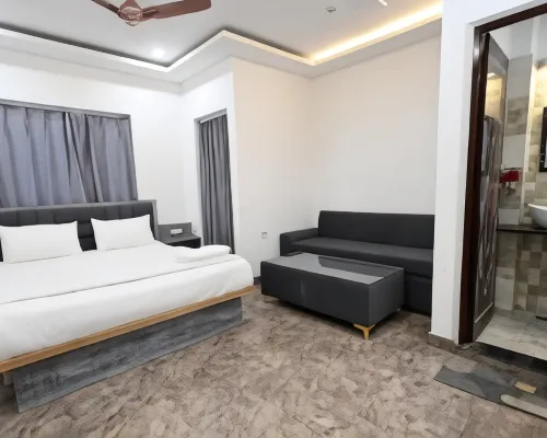 Namah Inn Отели рядом с достопримечательностью «Храм Дурга»
