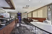 Modern Business Hotel - breakfast