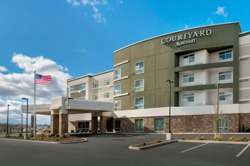 Courtyard Schenectady at Mohawk Harbor