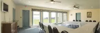 Parkland Village Inn Hotels in 