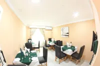 Celia's Suites - breakfast