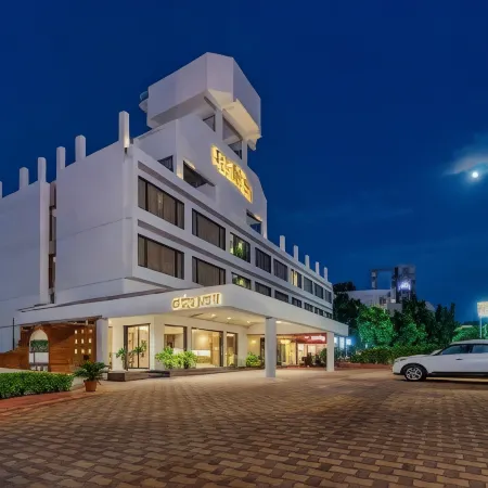 Hotel Pratham Отели в г. Солапур