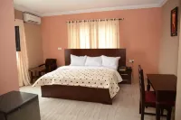 Iyore Grand Hotel and Suites - Hot Tub