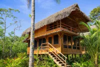 Akwaba Lodge - parking