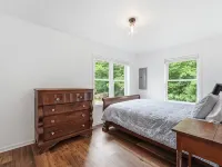 Scenic Mountain Getaway with a Firepit and Amazing Views of Mountains and Horses Hotels in Greene County