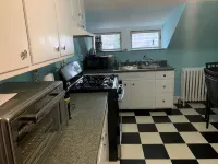 Attic Apartment in Leafy Roland Park Hotels near OXOXO Gallery