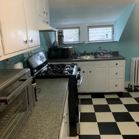 Attic Apartment in Leafy Roland Park