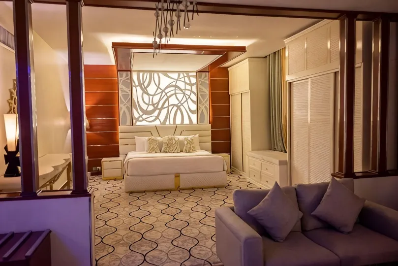 Meral Crown Hotel