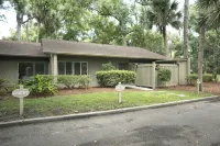Sea Pines, Amazing Complete Remodel, Walk to the Beach Club, Two free bikes - Villas