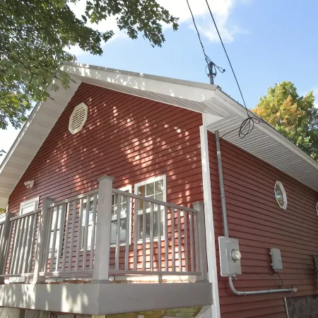 The Bear Den - Lovely 2 Bedroom 1 Bath home close to skiing, snowmobiling & more